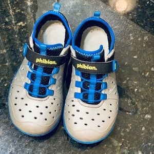 Toddler boy shoes size 10